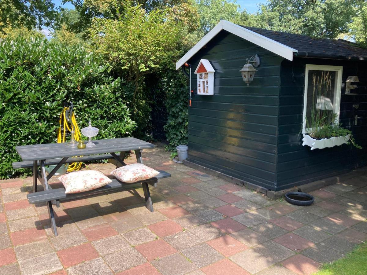 Willa Charmant Chalet Op Een Bospark Op De Veluwe Putten Zewnętrze zdjęcie
